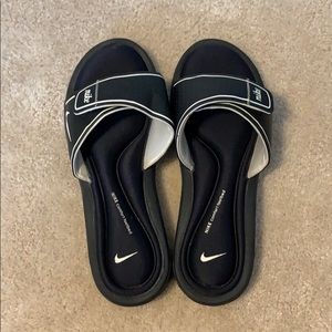 Size 11 Nike Women’s Slip On Shoes